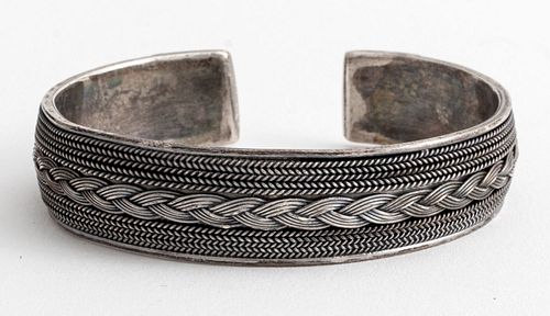 VINTAGE TRIBAL SILVER WOVEN CUFF