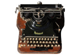 VINTAGE TYPEWRITER<br>Vintage