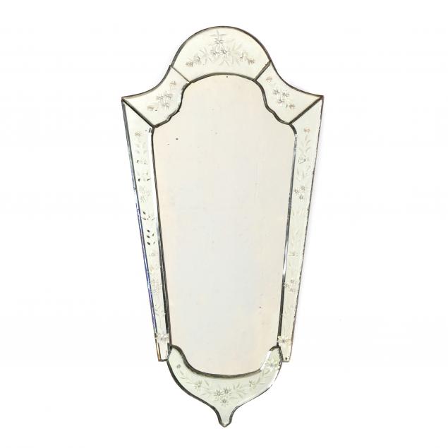 VINTAGE VENETIAN DIMINUTIVE