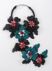 VINTAGE VILAIWAN CRYSTAL BEADE