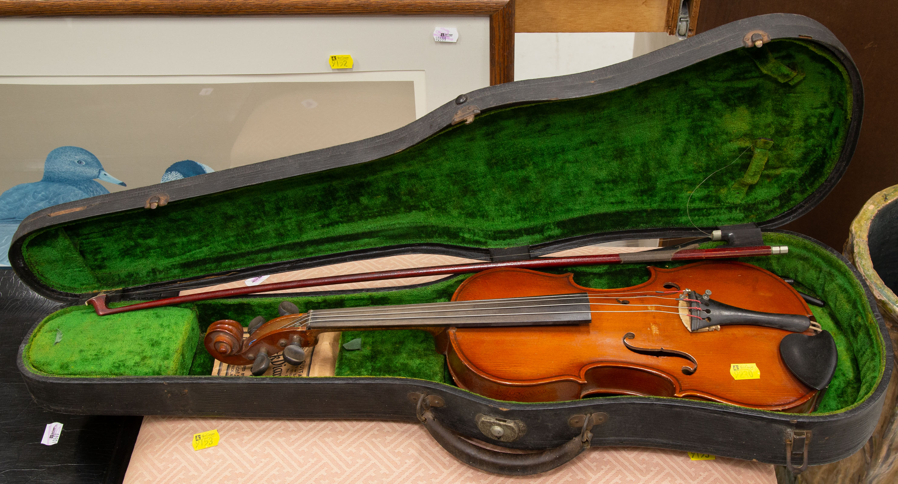 VINTAGE VIOLIN WITH CASE