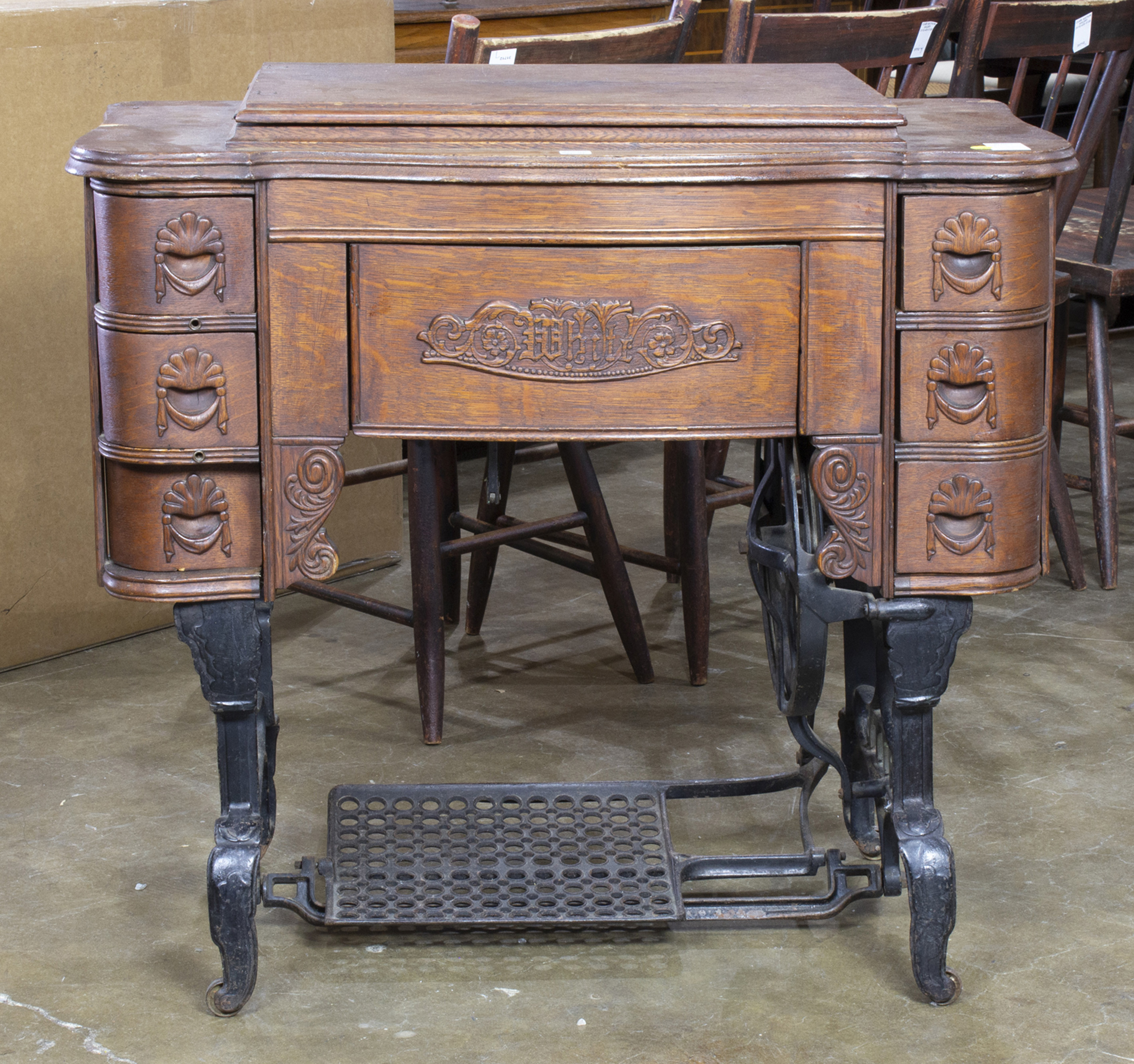 VINTAGE WHITE SEWING MACHINE,
