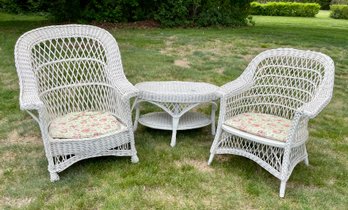 Vintage wicker, including: Oval