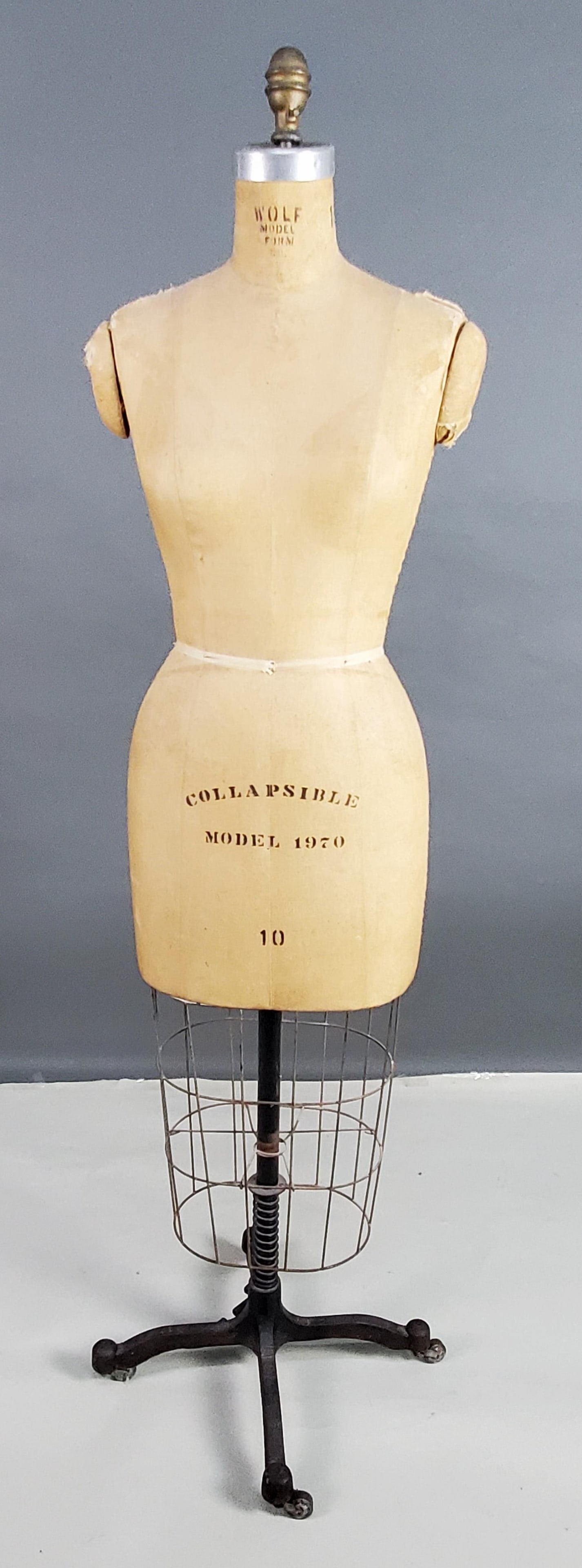 VINTAGE WOLF MODEL DRESS MAKER'S