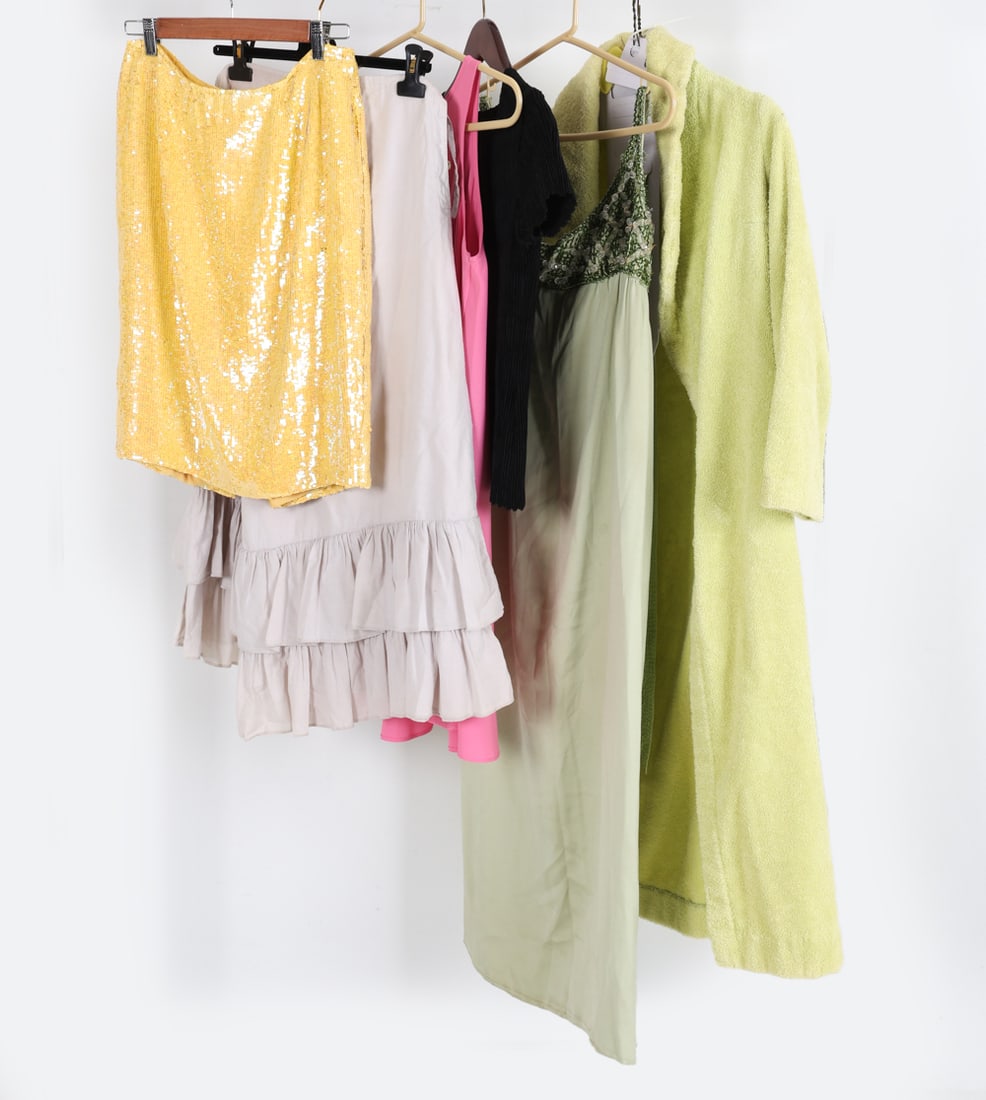 VINTAGE WOMENS DESIGNER CLOTHING