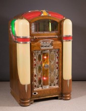 VINTAGE WURLITZER COIN-OPERATE