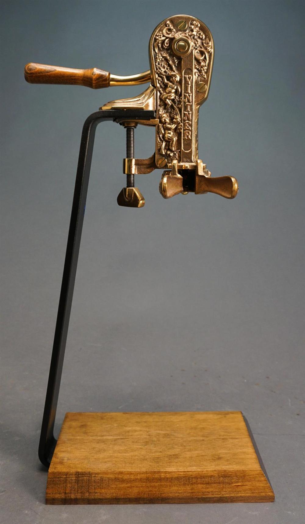 VINTNER BRASS BOTTLE CORKSCREW ON