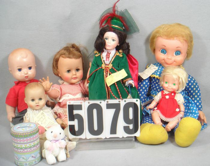 Vinyl/Plastic/cloth dolls lot, 9 to