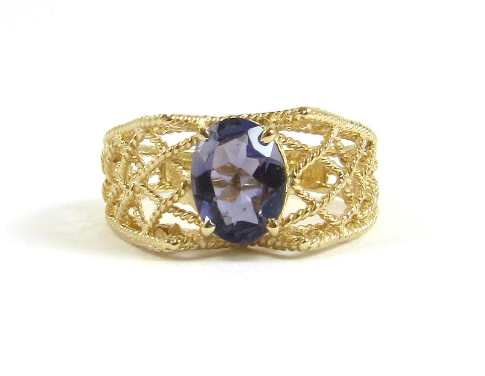 VIOLET-BLUE IOLITE SOLITAIRE