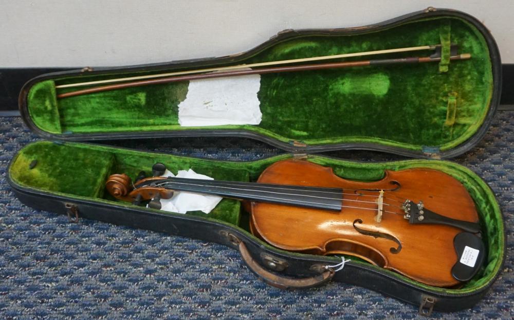 VIOLIN IN CARRYING CASEViolin in