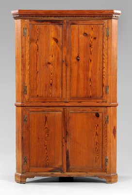 Virginia Chippendale corner