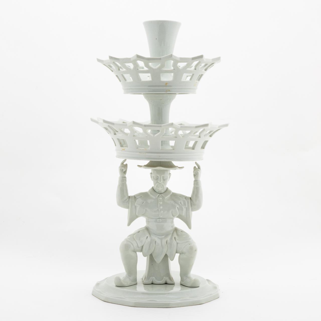 VISTA ALEGRE CHINESE FIGURAL FORM
