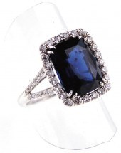 Vivid blue sapphire and diamon