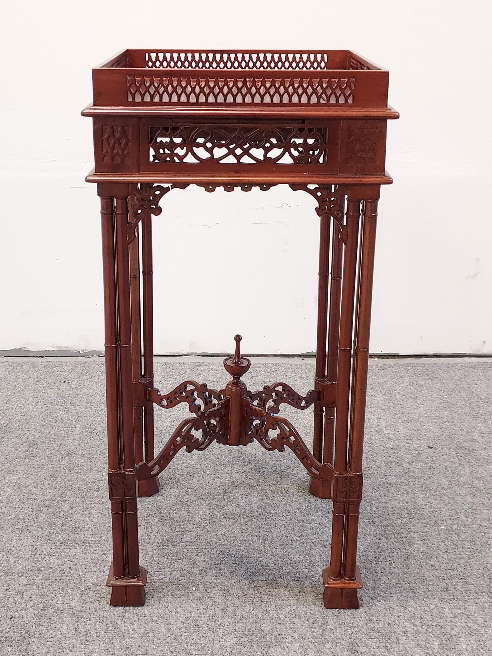 VNTG CHINESE CHIPPENDALE STYLE