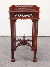 VNTG CHINESE CHIPPENDALE STYLE