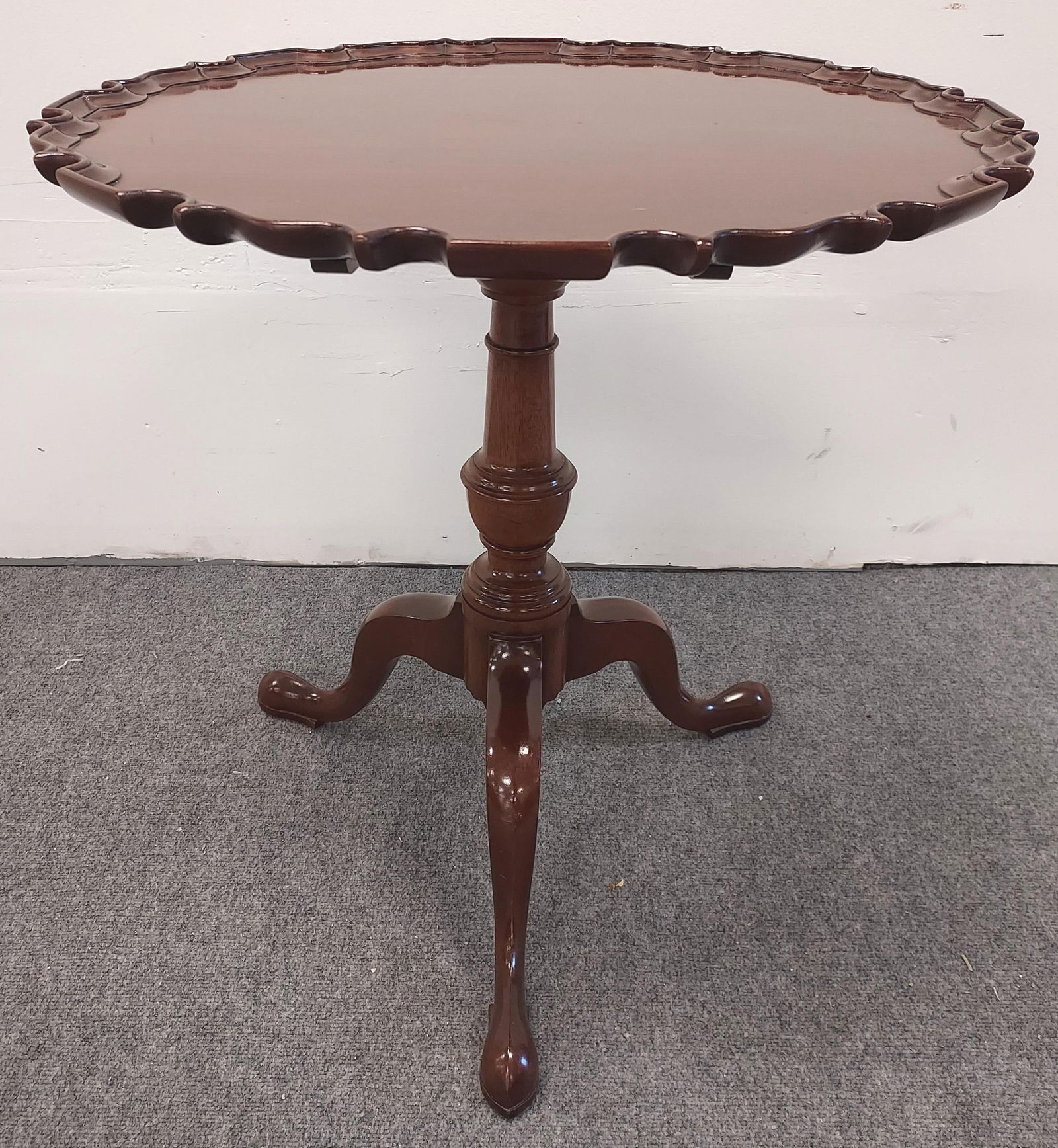 VNTG MAHOGANY FLIP TOP PEDESTAL PIE