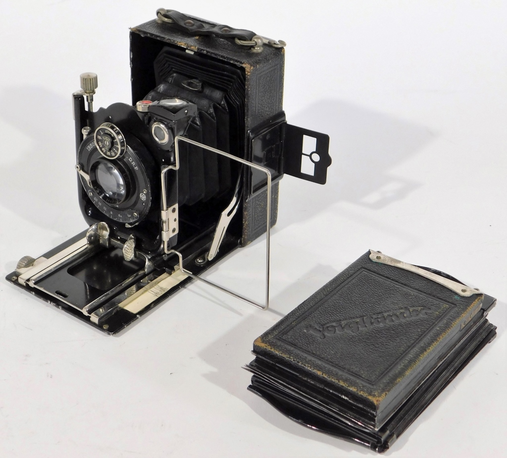 VOIGTL?NDER AVUS 6.5X9 FOLDING