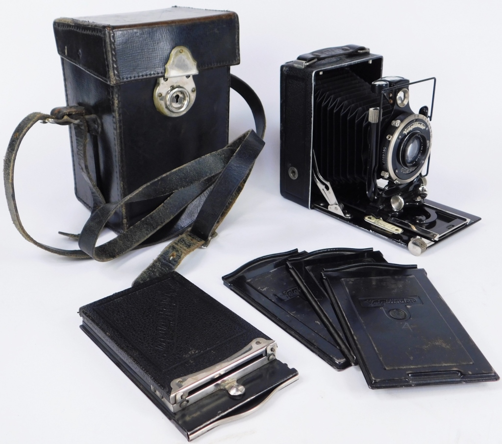 VOIGTL?NDER AVUS FOLDING CAMERA