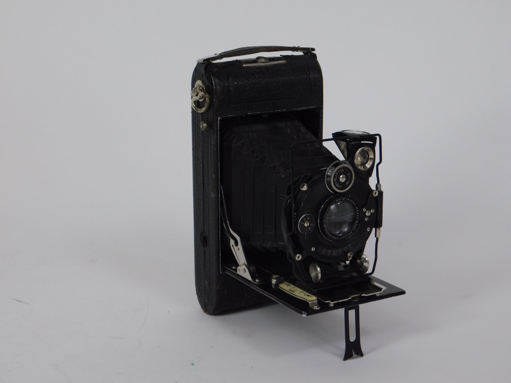 VOIGTL?NDER INOS I FOLDING CAMERA