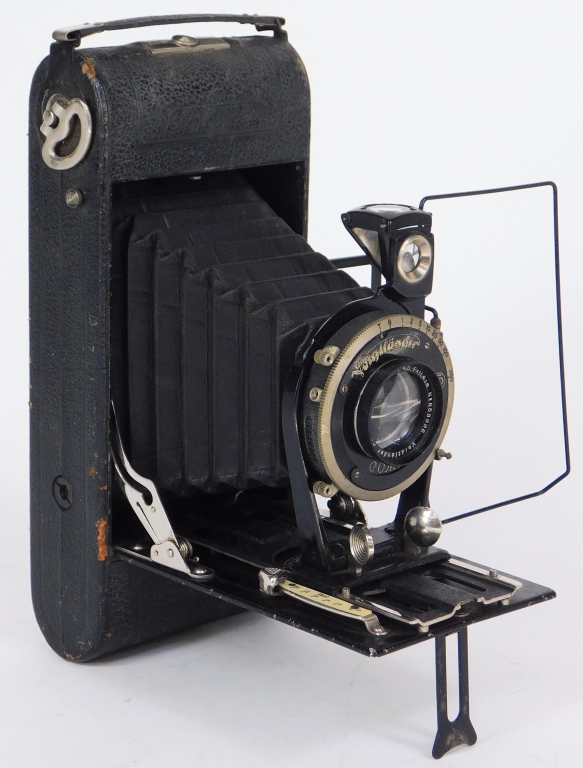 VOIGTL?NDER INOS I FOLDING CAMERA