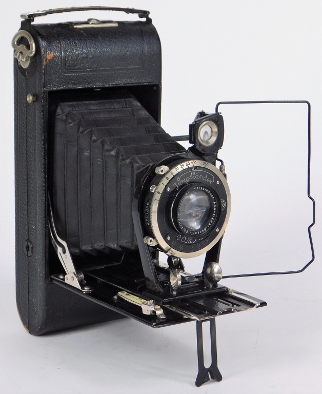 VOIGTL?NDER INOS I FOLDING CAMERA