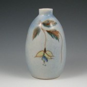 Vontury vase with floral decor