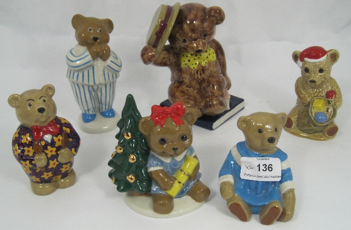 Wade Figure Christmas Teddy 1997