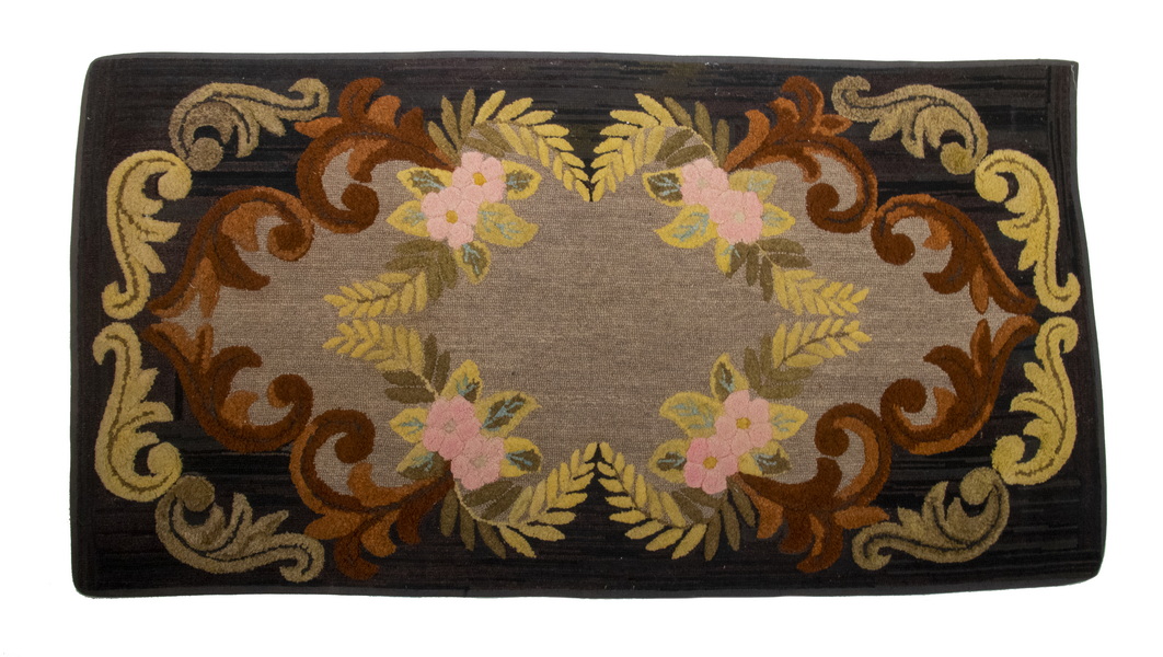 WALDOBORO MAINE HOOKED RUG