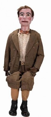 WALKING VENTRILOQUIST FIGURE.