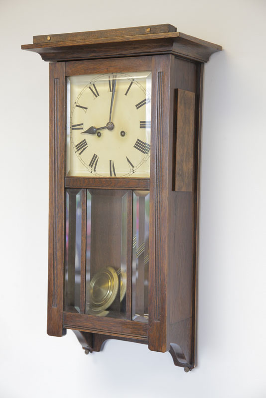WALL CLOCK. Eight day 