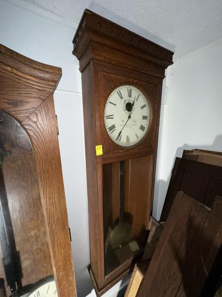 WALL CLOCK, SELF WINDING CLOCK