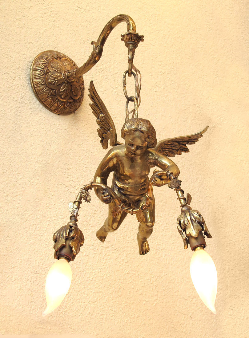 WALL HANGING CHERUB FIGURAL LAMP:
