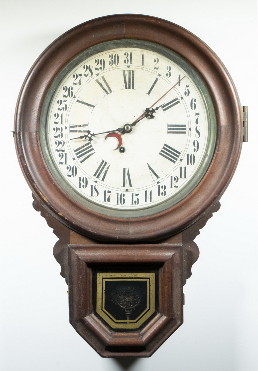 WALL-MOUNTED CALENDAR CLOCK