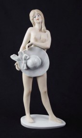 WALLENDORF PORCELAIN NUDE FIGU