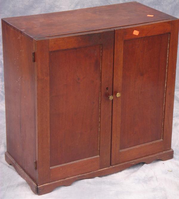 Walnut 2 door counter top cupboard,