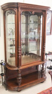 WALNUT AND CURVED GLASS CHINA
