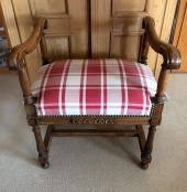 WALNUT BACKLESS BENCH WITH CUR