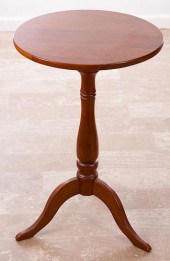 WALNUT CANDLE STANDWalnut cand