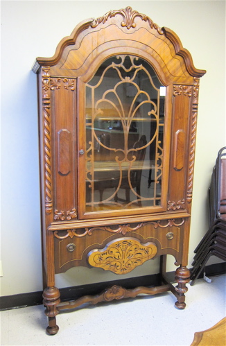 WALNUT CHINA CABINET American c.