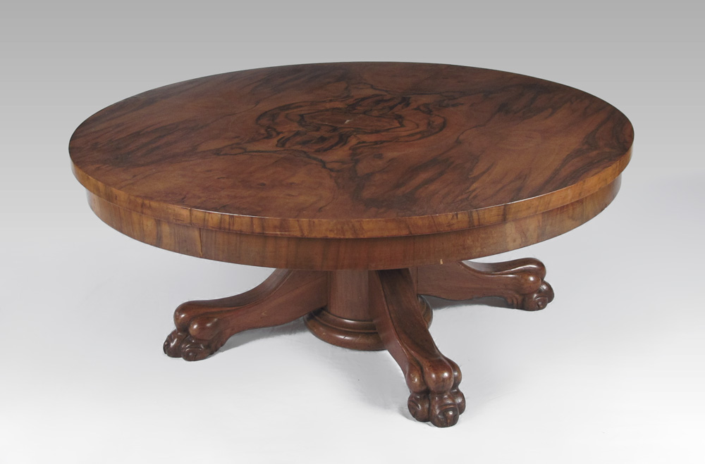 WALNUT CLAW FOOT 34'' ROUND