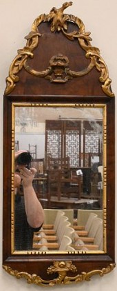 WALNUT QUEEN ANNE MIRRORWalnut
