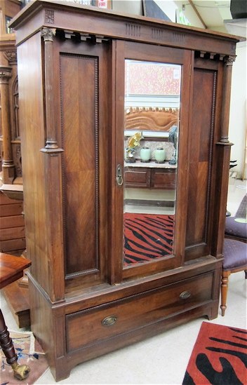WALNUT SINGLE-DOOR WARDROBE English