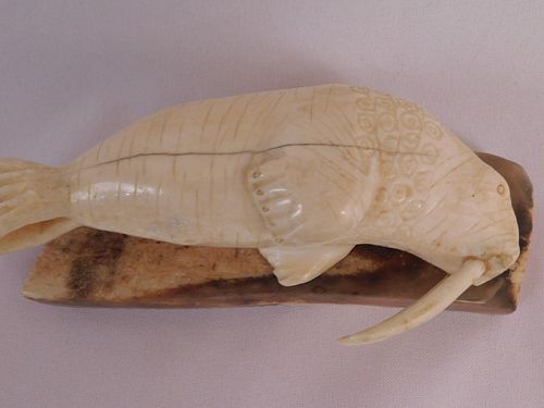 WALRUS FIGURINE BY WONGITTILINInuit
