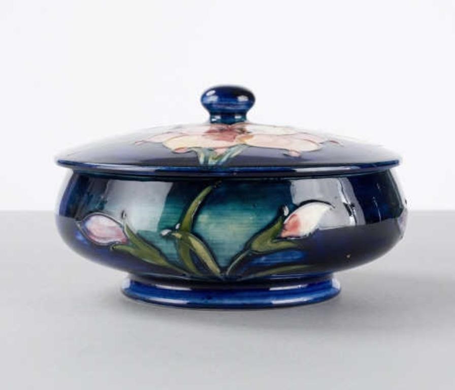 WALTER MOORCROFT ART POTTERY LIDDED