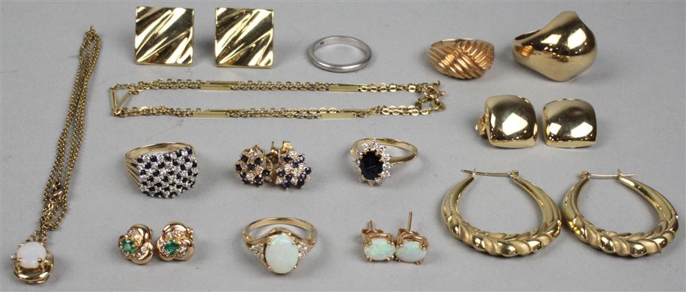 WARDROBE OF LADY'S JEWELRY