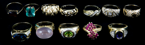 WARDROBE OF TWELVE LADY'S RINGS