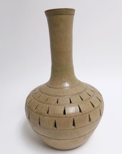 WARRING STATES PIERCED VASEVery