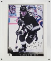 WAYNE GRETZKY SIGNED UD PHOTO