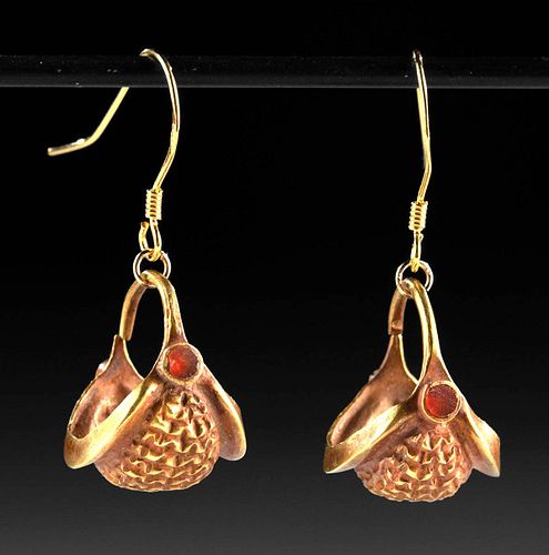 WEARABLE ROMAN GOLD & GLASS