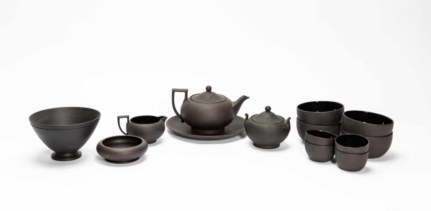 WEDGWOOD BASALT TABLEWARE INCL.